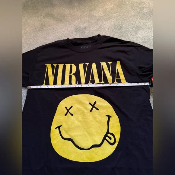 🔥 Brand New Nirvana Black Tee – Men’s Small 🔥 - Picture 4 of 5